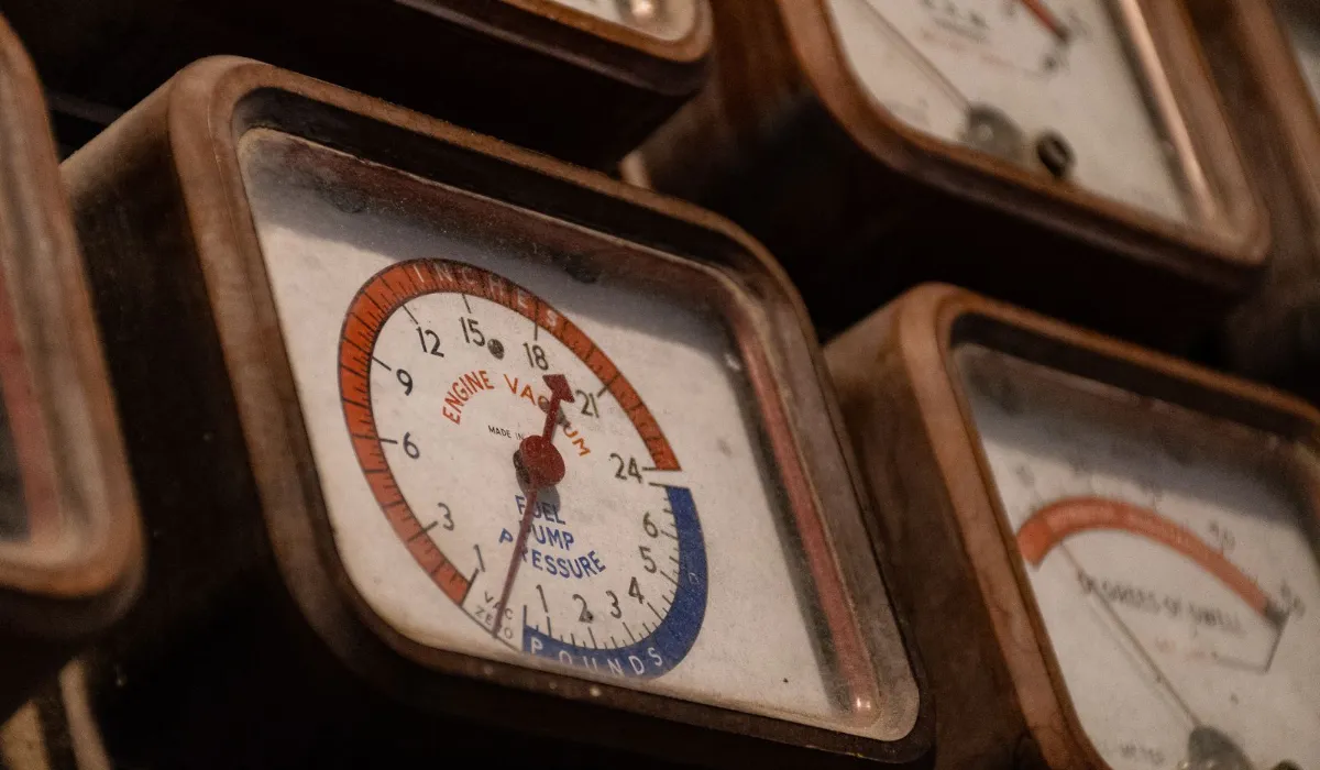 Illustration of the same paragraph scored differently by three detector gauges
